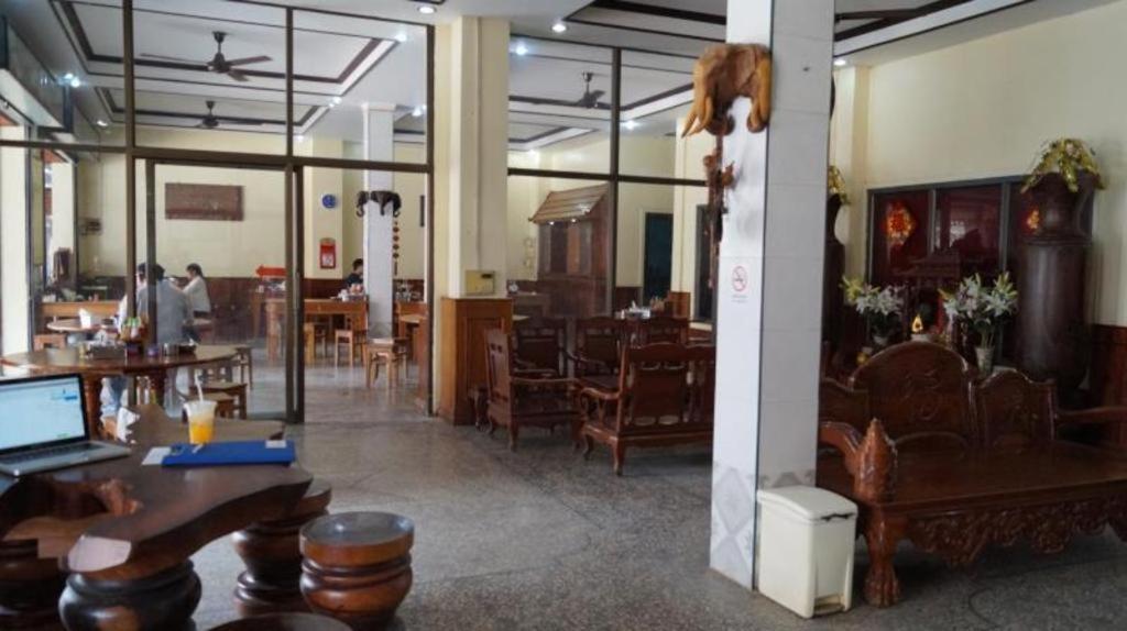 Lankham Hotel Паксе Екстериор снимка
