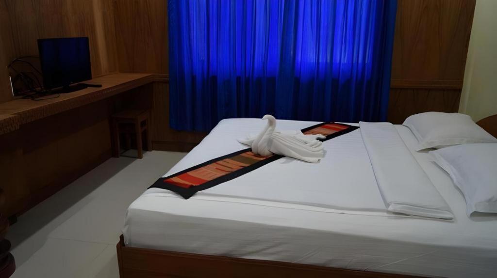Lankham Hotel Паксе Екстериор снимка